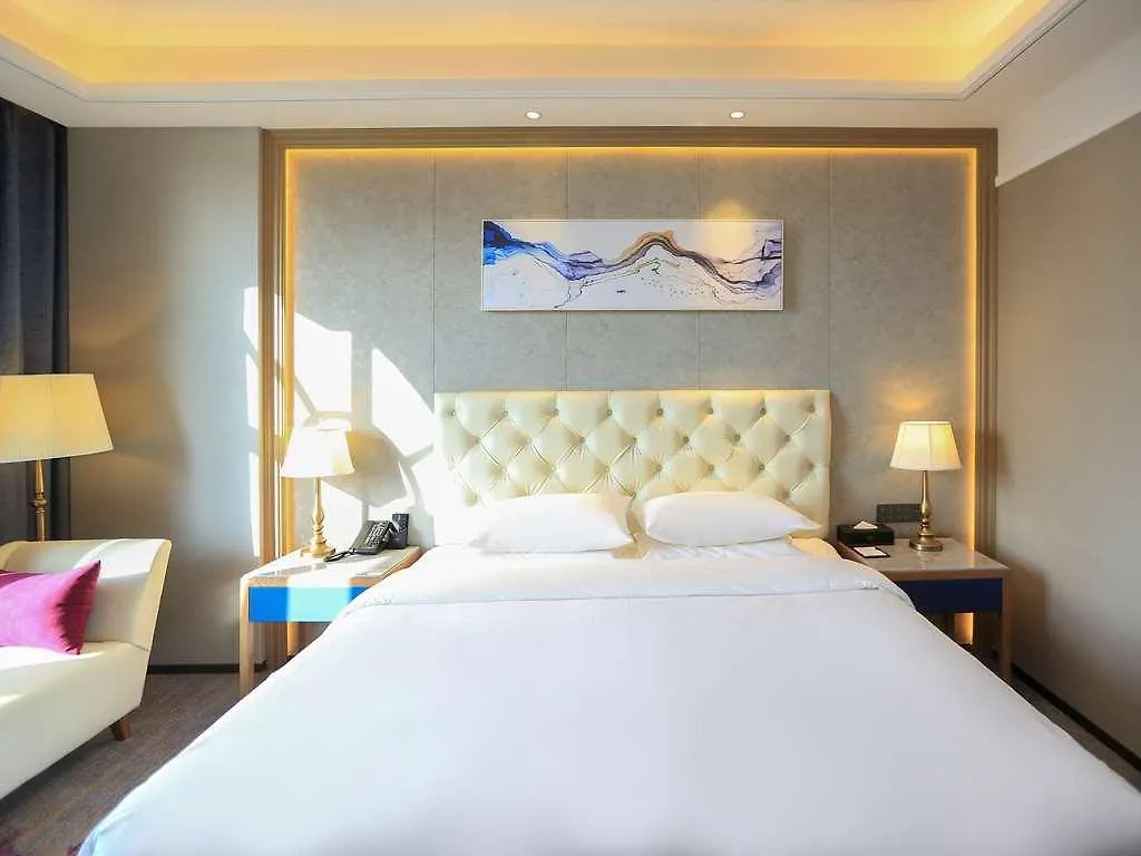 Mercure Zhumadian West Hotel