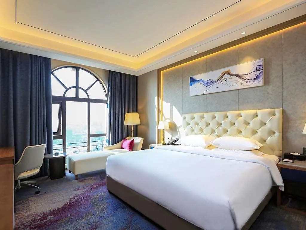 Hotel Mercure Zhumadian West China